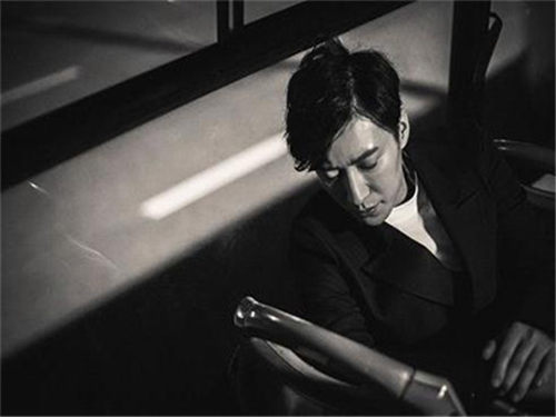 “明星代言公司”/