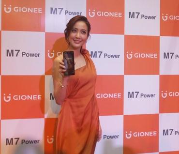 女星Taew代言金立手機(jī) 代言費(fèi)多少?